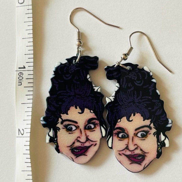 New Earrings Hocus Pocus Halloween Fun Dangle Earrings Mary Sanderson - Picture 4 of 4